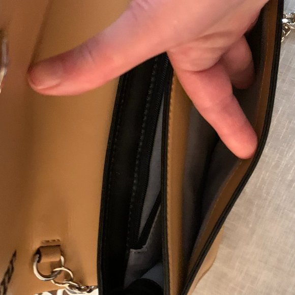 New Tan and Black Leather Shoulder Bag - Picture 5 of 8